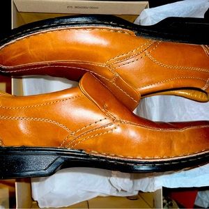 Brand new Clarks loafers for men. Super-comfortable.